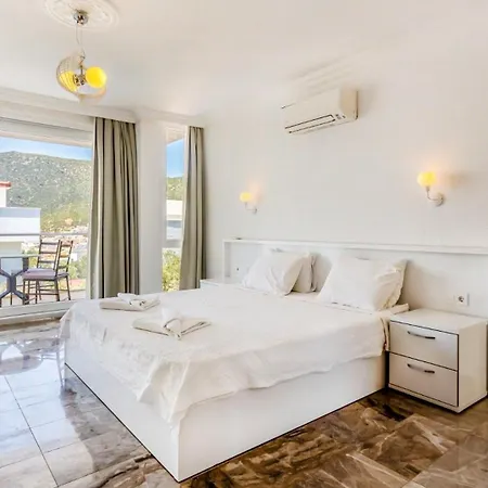 4 Bedroom 1106 *