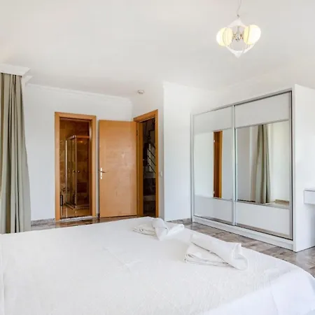 Villa 4 Bedroom 1106 *