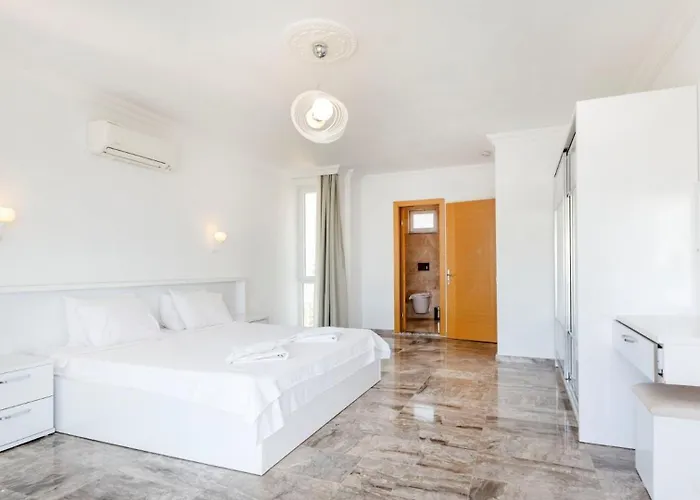 Villa 4 Bedroom Within Walking Distance To Shops And Restaurants Kalkan
