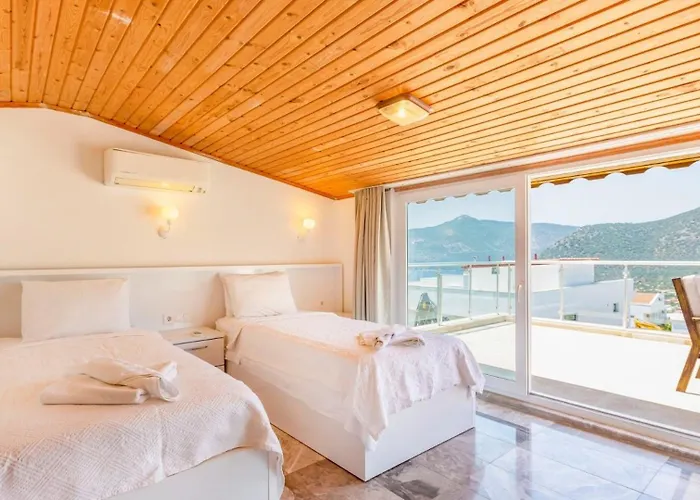 4 Bedroom Within Walking Distance To Shops And Restaurants Kalkan