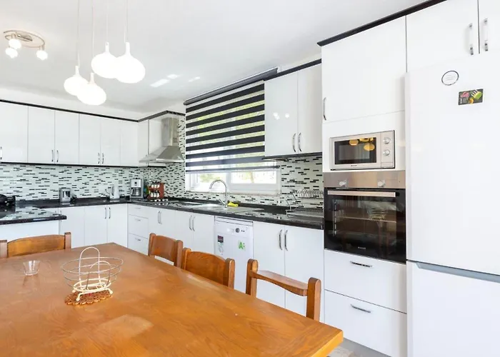 4 Bedroom Within Walking Distance To Shops And Restaurants Villa Kalkan