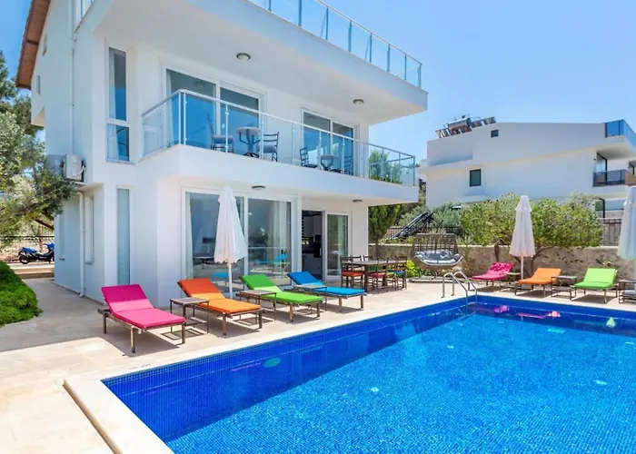 4 Bedroom Within Walking Distance To Shops And Restaurants * Kalkan