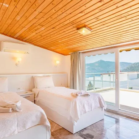4 Bedroom Within Walking Distance To Shops And Restaurants Kalkan