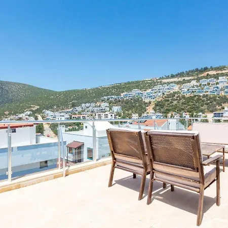 4 Bedroom Within Walking Distance To Shops And Restaurants * Kalkan