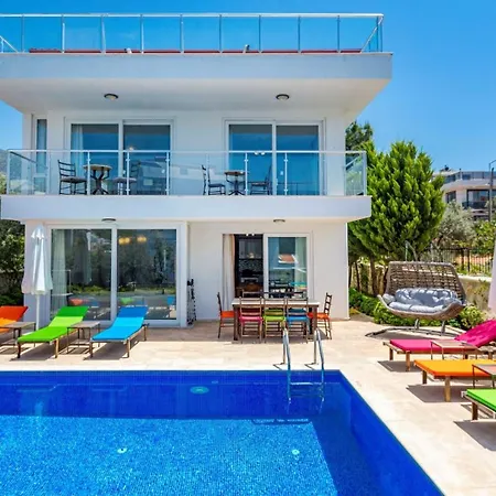 4 Bedroom Within Walking Distance To Shops And Restaurants * Kalkan