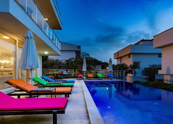 Villa 4 Bedroom Within Walking Distance To Shops And Restaurants Kalkan