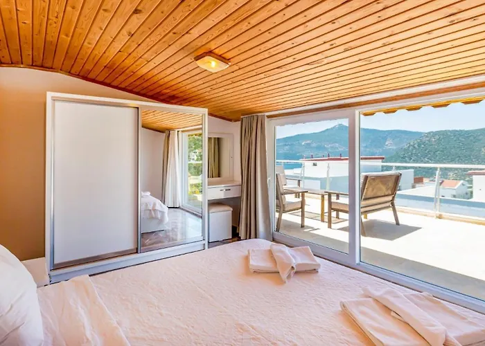 Villa 4 Bedroom Within Walking Distance To Shops And Restaurants Kalkan